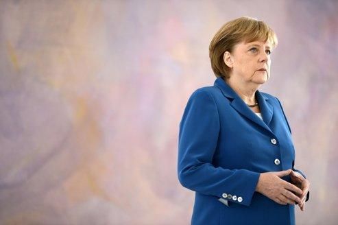 Merkel aborde le sommet de Bruxelles affaiblie et isolée