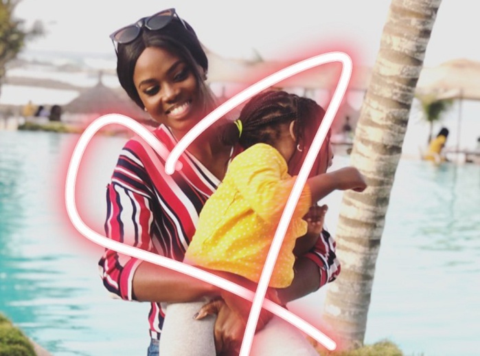 PHOTOS - Anna de la série «Pod et Marichou», prend du bon temps avec sa fille