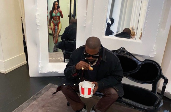 Paris: Après la visite de Kim Kardashian et Kanye West, KFC installe une plaque commémorative