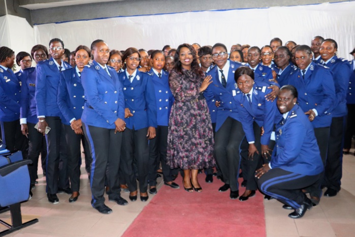 PHOTOS - Distinction: Amy Sarr Fall honorée par les femmes gendarmes PHOTOS - Distinction: Amy Sarr Fall honorée par les femmes gendarmes