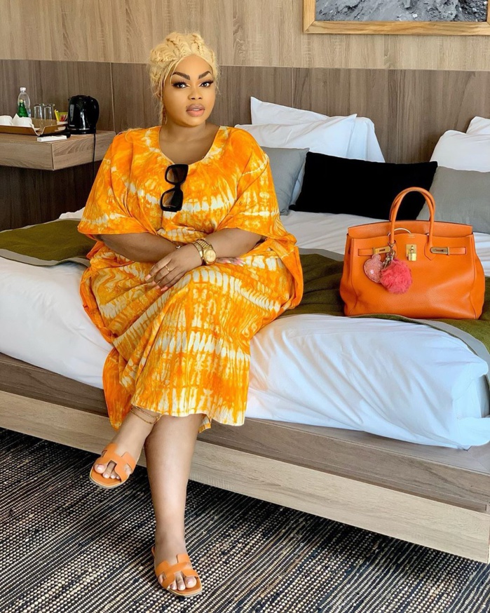 PHOTOS - Eudoxie Yao dévoile ses atouts de femme africaine avec un "Sagnsé" qui lui va à merveille
