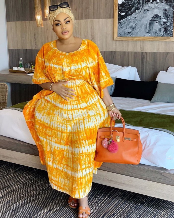 PHOTOS - Eudoxie Yao dévoile ses atouts de femme africaine avec un "Sagnsé" qui lui va à merveille