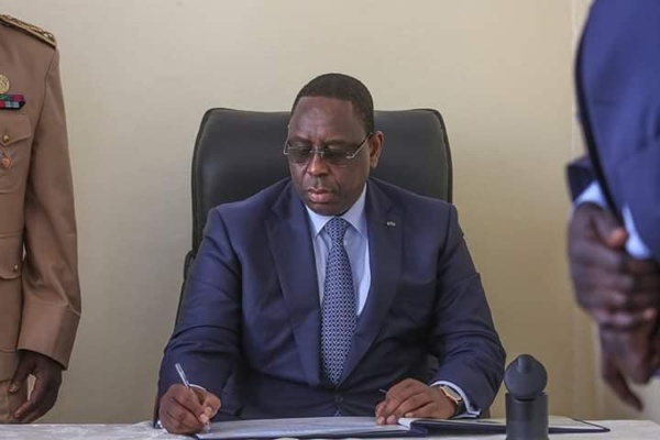 Coronavirus: Macky Sall suspend les missions diplomatiques pour les ministres