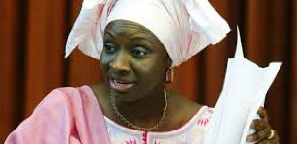 Accusation - 72 Chargés de Mission et Conseillers recrutés en un jour : Mimi Touré porte plainte contre Bara Ndiaye