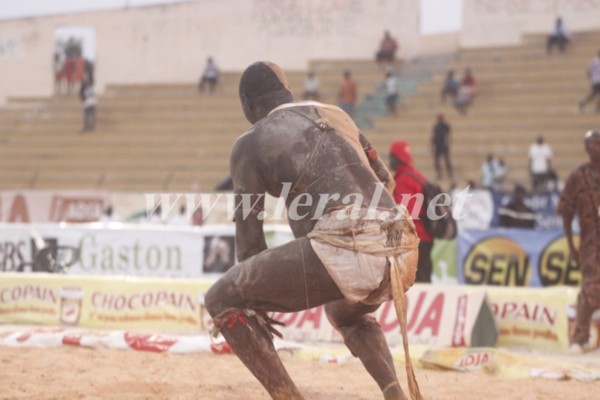 Battu par Thieck, Soulèye Dop perd une dent