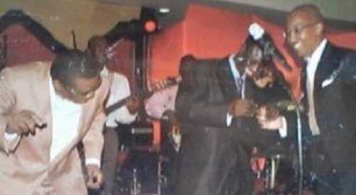 Abdou Mbaye et Youssou Ndour savourent un tube de Thione "Ballago" Seck