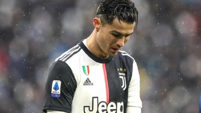Coronavirus : Cristiano Ronaldo en quarantaine au Portugal