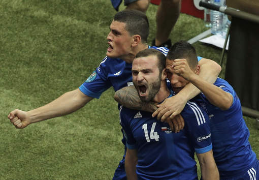 Euro 2012: Premier tour La Grèce gâche la fête polonaise