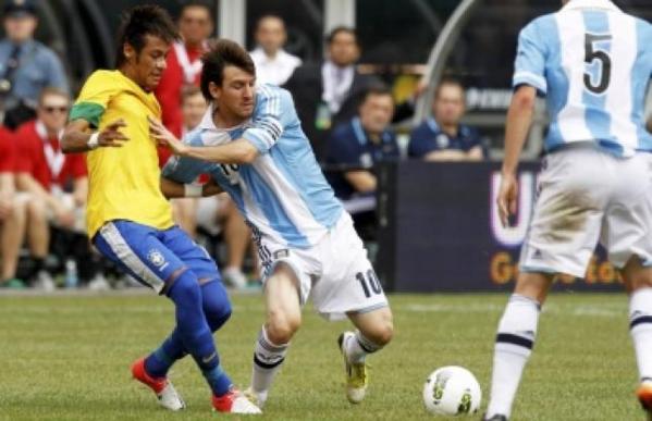 Messi plie le Brésil ! Messi plie le Brésil !