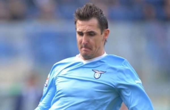 Le Barça pense à Klose