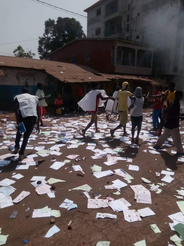 Législatives et Référendum en Guinée: Un scrutin avec d’intenses et sanglantes violences