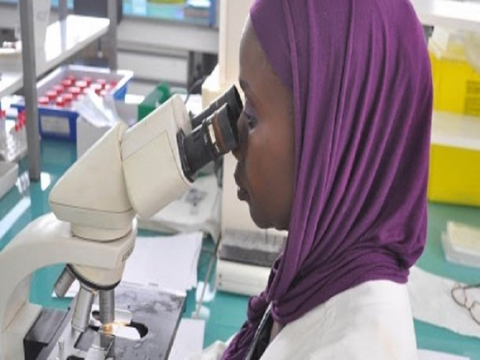 COVID- 19 : un vaccin va-t-il nous sortir d’affaire ?