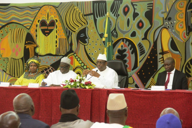 Covid-19 : Ousmane Sonko, Idrissa Seck et Khalifa reçus par Sall Macky Sall Covid-19 : Ousmane Sonko, Idrissa Seck et Khalifa reçus par Sall Macky Sall