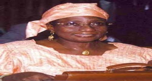 Coronavirus : Le président Macky Sall va recevoir les anciens premiers ministres Coronavirus : Le président Macky Sall va recevoir les anciens premiers ministres