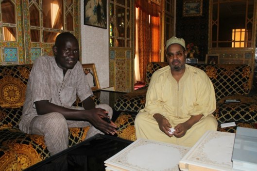 Fadel Mbacké administrateur du site assirou.net avec Ahmed Khalifa Niass: En feeling tournage de sa nouvelle émission (ON PARLE DE TOUT)