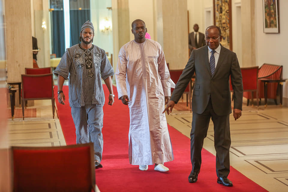 PHOTOS - Audiences au Palais: Le Président Macky Sall a reçu le mouvement Y en a marre PHOTOS - Audiences au Palais: Le Président Macky Sall a reçu le mouvement Y en a marre