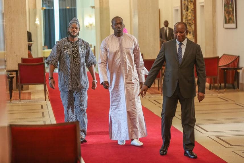 PHOTOS - Audiences au Palais: Le Président Macky Sall a reçu le mouvement Y en a marre PHOTOS - Audiences au Palais: Le Président Macky Sall a reçu le mouvement Y en a marre