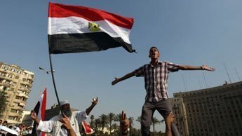 Manifestation au Caire pour protester contre le pouvoir de l'armée