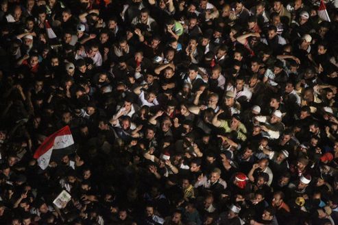 La place Tahrir dans le doute sur la santé de Moubarak