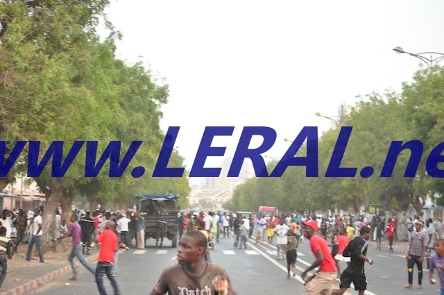 Violents affrontements entre les supporters de Modou Lô et ceux de Gris Bordeaux sur l’avenue du Centenaire