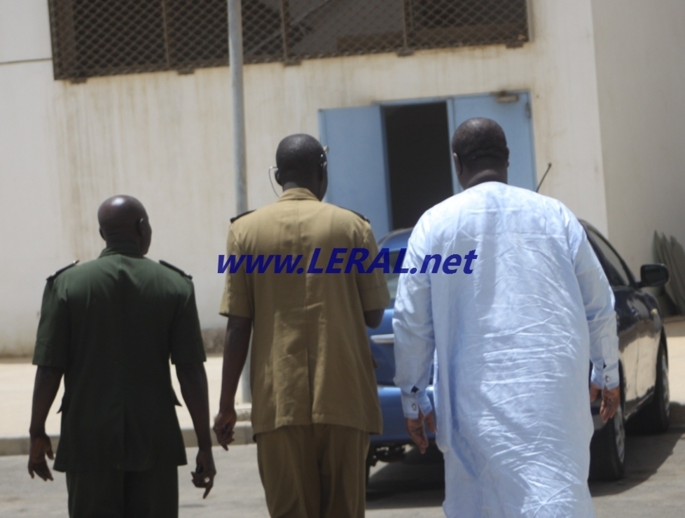 Les images exclusives de Ousmane Ngom au Tribunal