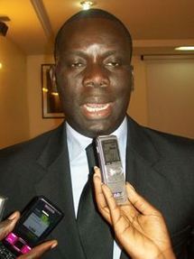 Le stade de Bignona sera éclairé ''d’ici juillet'', dit Malick Gakou