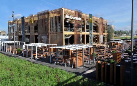 LE PLUS GRAND MCDONALD'S DU MONDE POUR LES JO