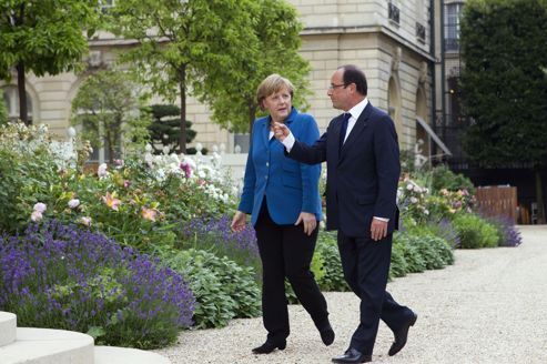 Hollande et Merkel veulent un «super monsieur Euro»
