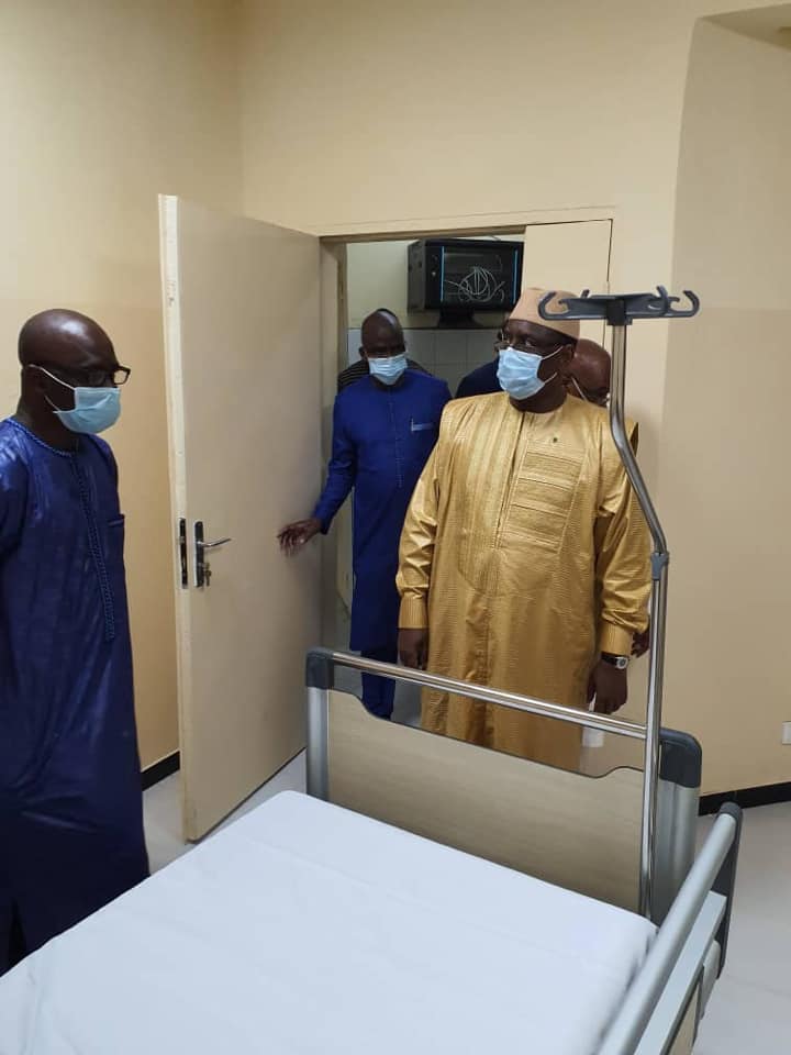 Visite surprise du President Macky Sall au CET de l’Hôpital Idrissa pouye de Grand Yoff.