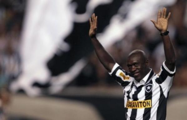 [Vidéo] Seedorf présenté en grande pompe