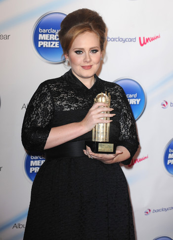 Adele accouchera dans deux mois seulement !