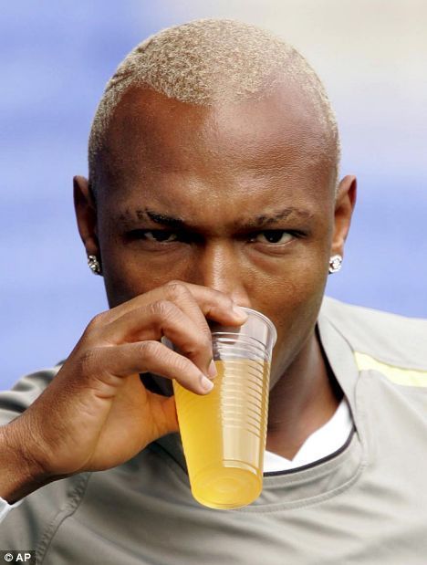 REACTIONS… El Hadji Diouf : « Je ne vais plus donner de l’argent aveuglément »
