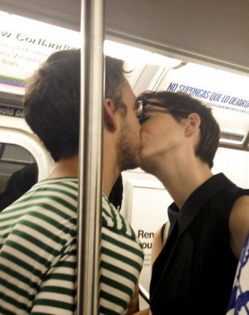 Anne Hathaway et Adam Shulman amoureux comme au premier jour