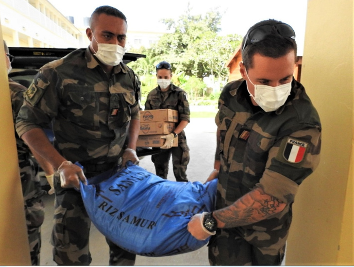 Distribution denrées de 1ère nécessité: Les Eléments français au Sénégal en action au profit de l’atelier Colombin et de la Pouponnière à Dakar Distribution denrées de 1ère nécessité: Les Eléments français au Sénégal en action au profit de l’atelier Colombin et de la Pouponnière à Dakar