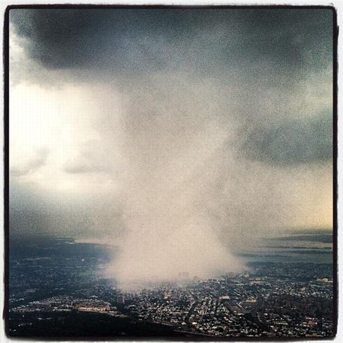 Une spectaculaire tempête frappe New York