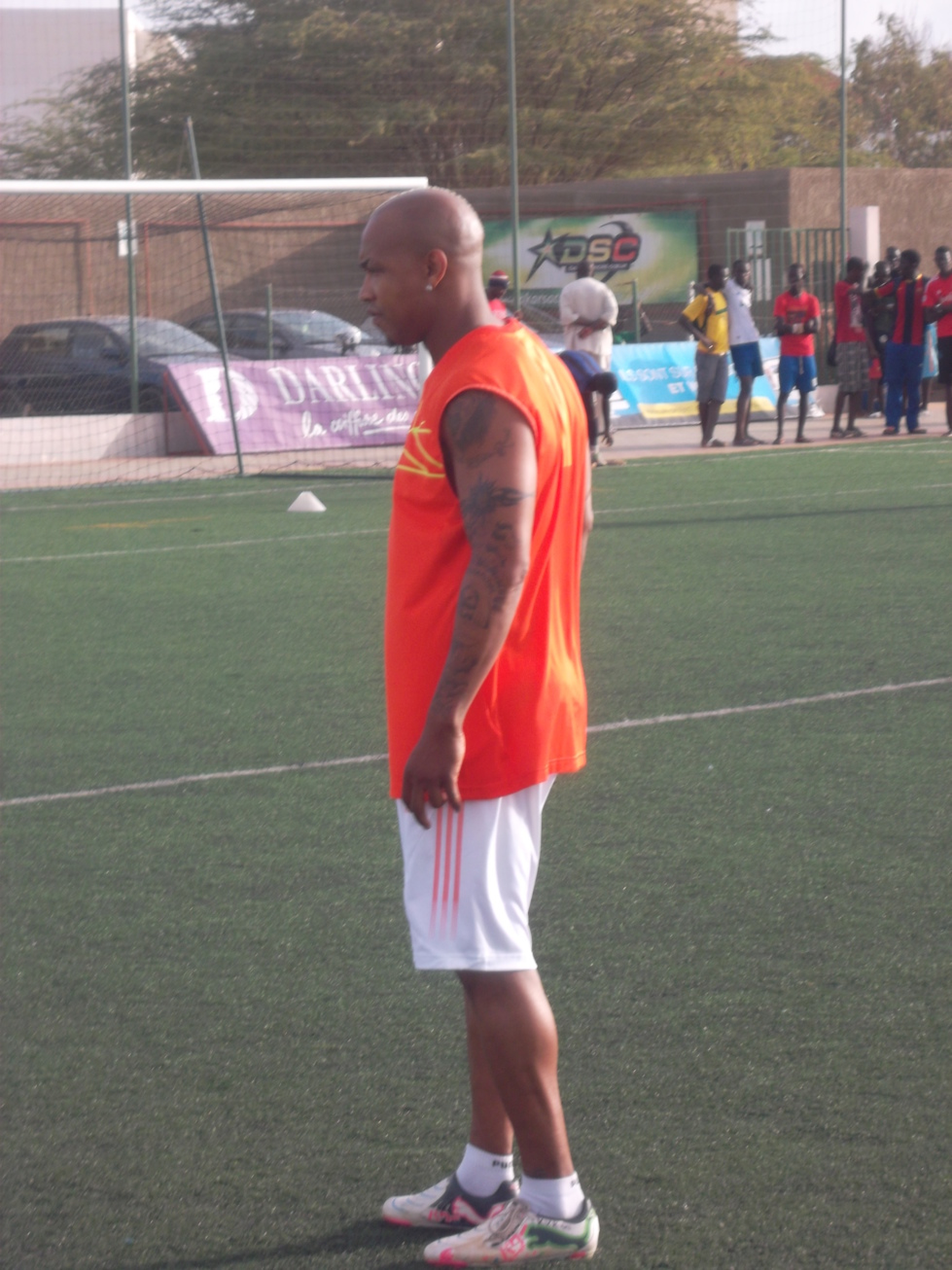 El Hadj Diouf lors d'un match de gala entre la génération 2000 et l'équipe du Radisson Blu