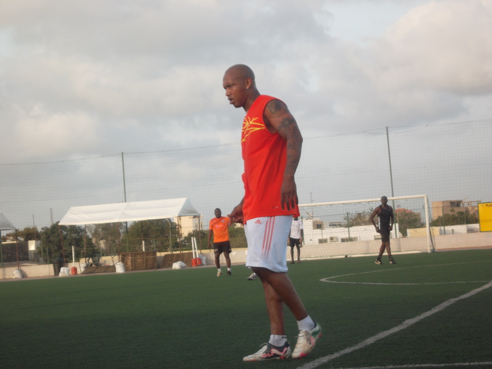 El Hadj Diouf lors d'un match de gala entre la génération 2000 et l'équipe du Radisson Blu