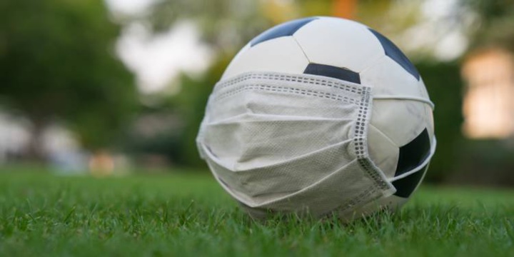 Un footballeur testé quatre fois positif en un mois et demi