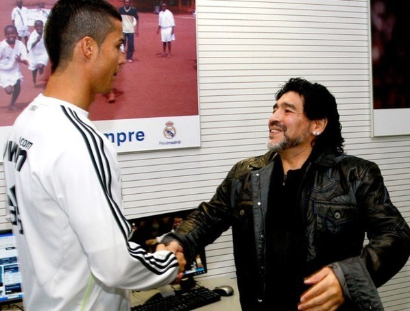 Quand Maradona allume Cristiano Ronaldo mais adoube Messi