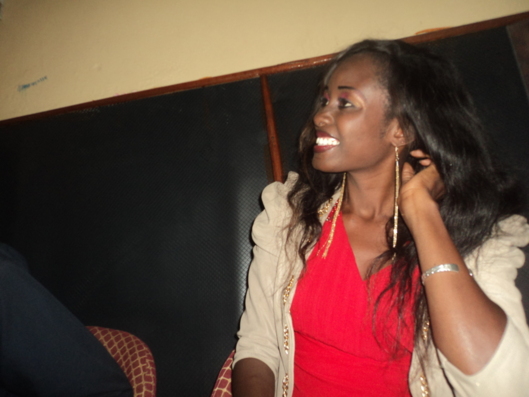 Queen Biz et son beau sourire