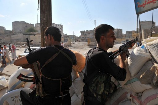 L'armée et les insurgés envoient des renforts à Alep