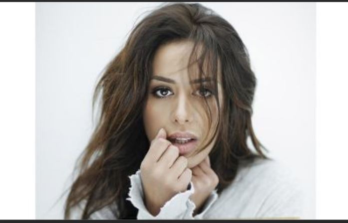 Amel Bent choque ses fans avec un cliché et retire sa publication