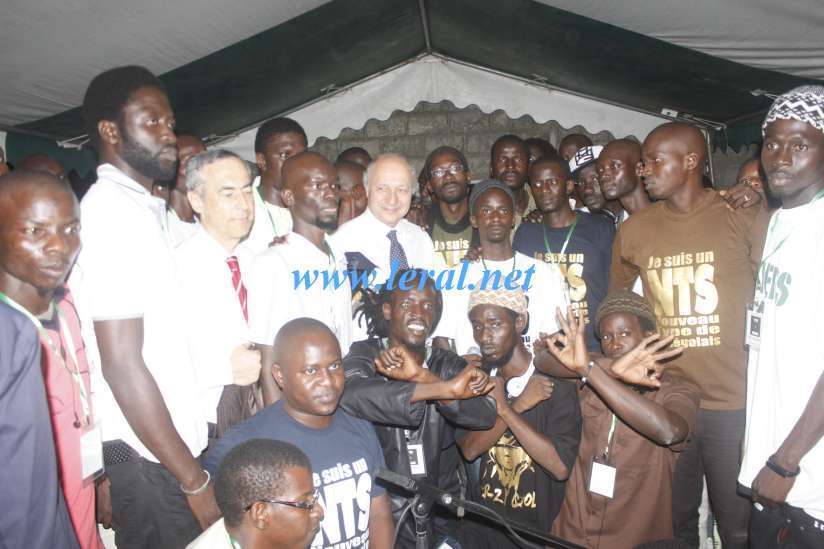 [Photos] Les images de la visite de Fabius chez Y'en a marre