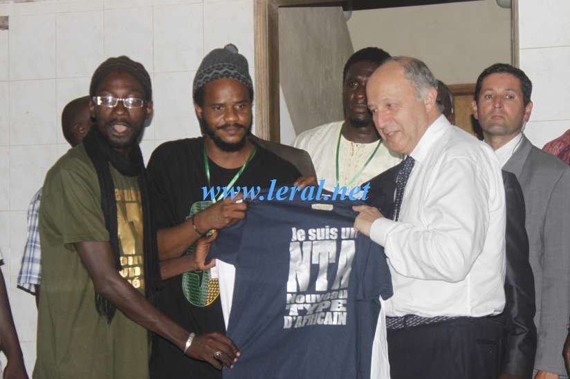 [Photos] Les images de la visite de Fabius chez Y'en a marre