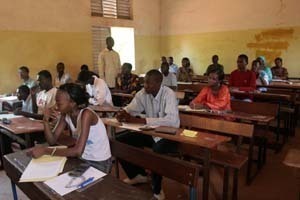 Examen du BFEM : les moustiques envahissent les salles