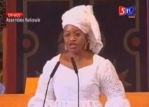 Assemblée nationale: Aida Mboji huée 