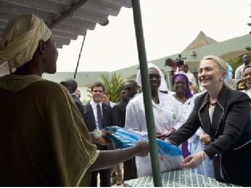 La sécurité occulte le geste de solidarité de Hilary Clinton à Yoff