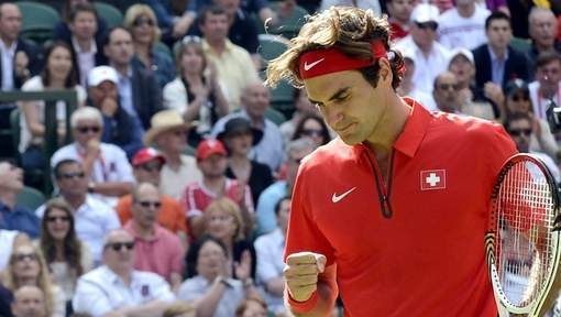 Federer en finale après un marathon record