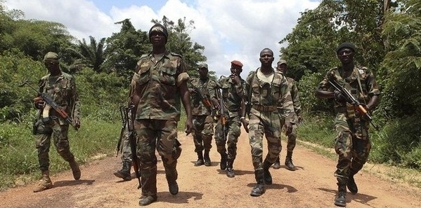 Un poste de contrôle de l`armée attaqué à 80 km d’Abidjan, deux militaires blessés