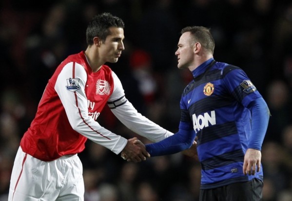 Man Utd : Rooney attend Van Persie